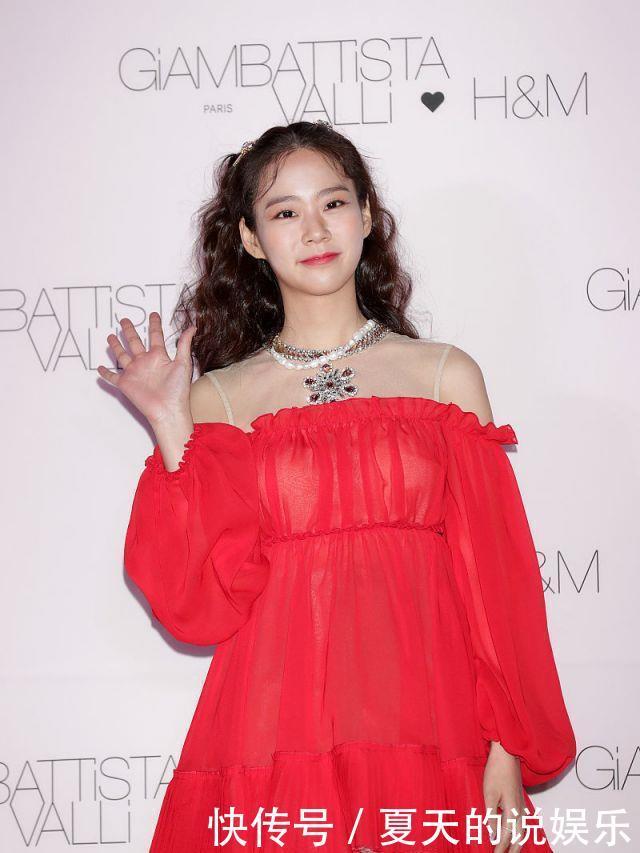 羊毛卷|羊毛卷显头大?半扎起来就好了,俏皮甜美又有韵味,很美