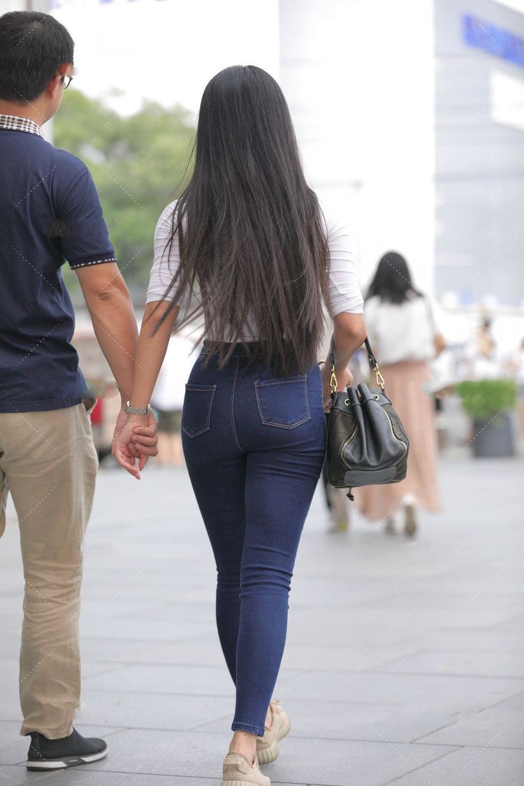 上衣 紧身日常装穿搭,简约大方,凸显的极简时尚风格