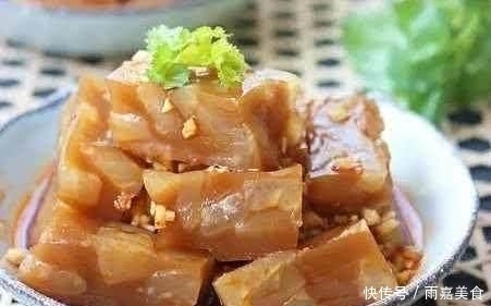 看着就流口水的几道家常菜，一上桌就抢着吃，家人都喜欢