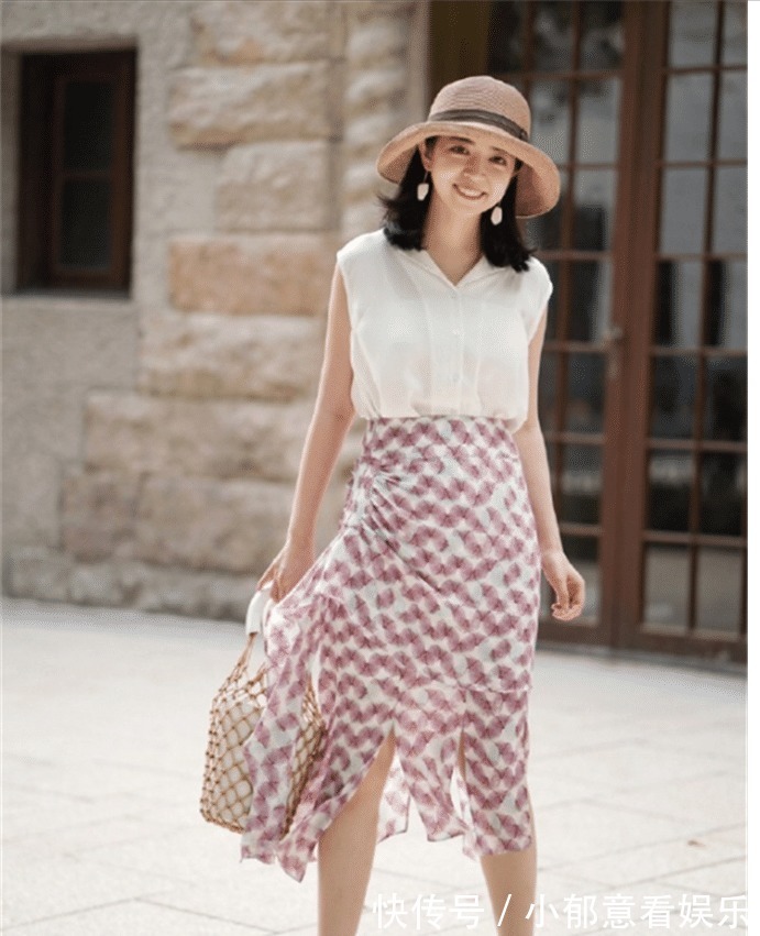 半身裙|今年半身裙别瞎穿,认准这些“上短下高腰”技巧,巧妙显高又时髦