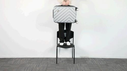 日本再现鬼才设计！同尺寸行李箱多装11瓶矿泉水，2米摔下无损