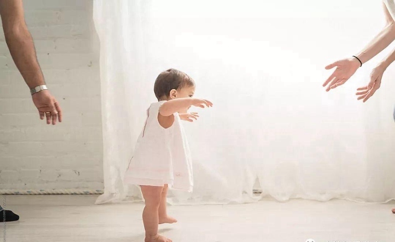 鞋子|孩子走路越早,代表智商越高吗走路早的通常是这类孩子,别得意