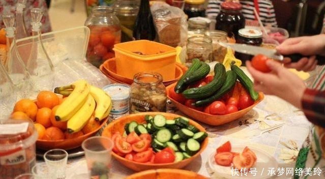 酸奶油|俄罗斯人一日三餐吃什么？有哪些餐桌礼仪？