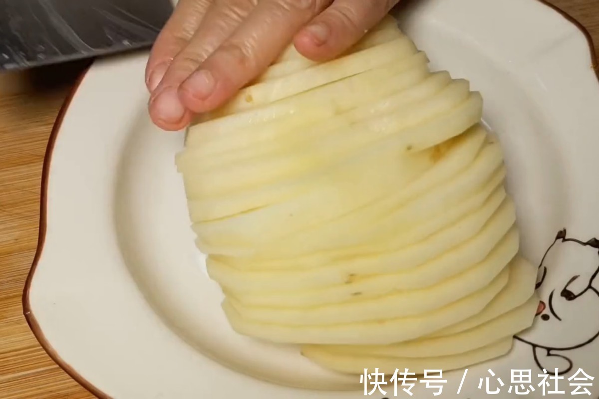 油温|土豆不要只会做薯片,油炸土豆球外酥里嫩,小孩子很喜欢吃