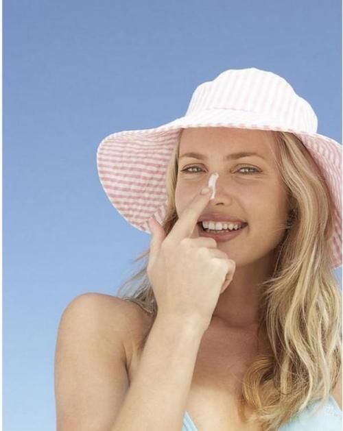 真正优雅的女人，出门包里会带有这5样东西，少一样都不“精致”