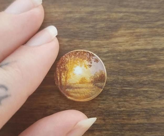 真美艺术家耗时40天,在小小的硬币上,画出了大千世界