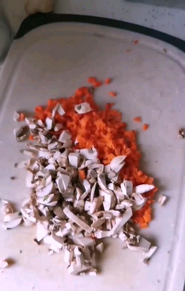 鸡蛋和此物天生一对，做法简单，隔三差五做给孩子吃，营养到位