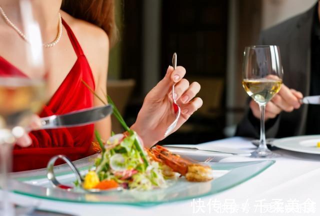 长寿|近千名百岁老人的调查结果，长寿人的共性，并非运动，或是这5点