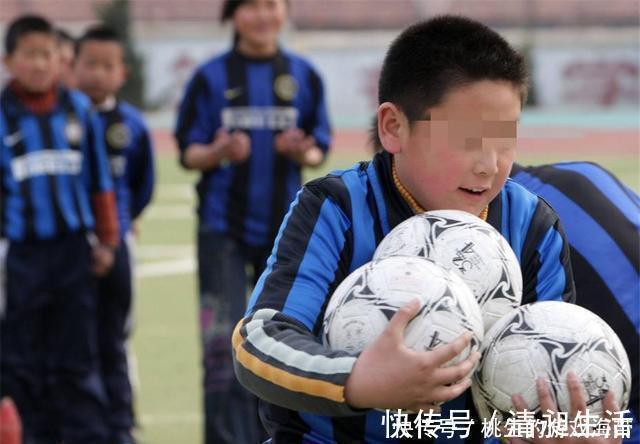 爸爸妈妈|孩子“1到18岁”身高对照表,你家娃的身高,今年“过线”了没?