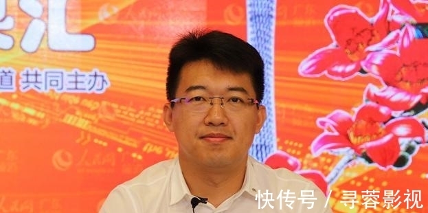 杨惠妍|妻子坐拥30万多亩地,还手握近2千亿现金,他每天负责到处做慈善