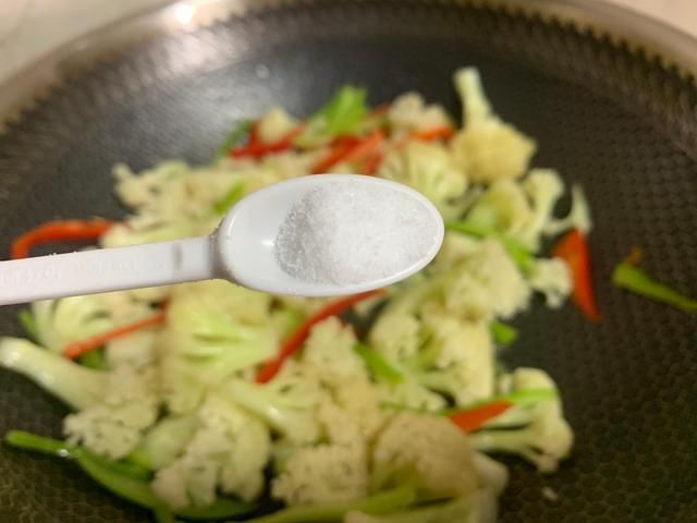 一月，遇见这菜我一买就是十斤，晚上照着吃，瘦到掉裤子！