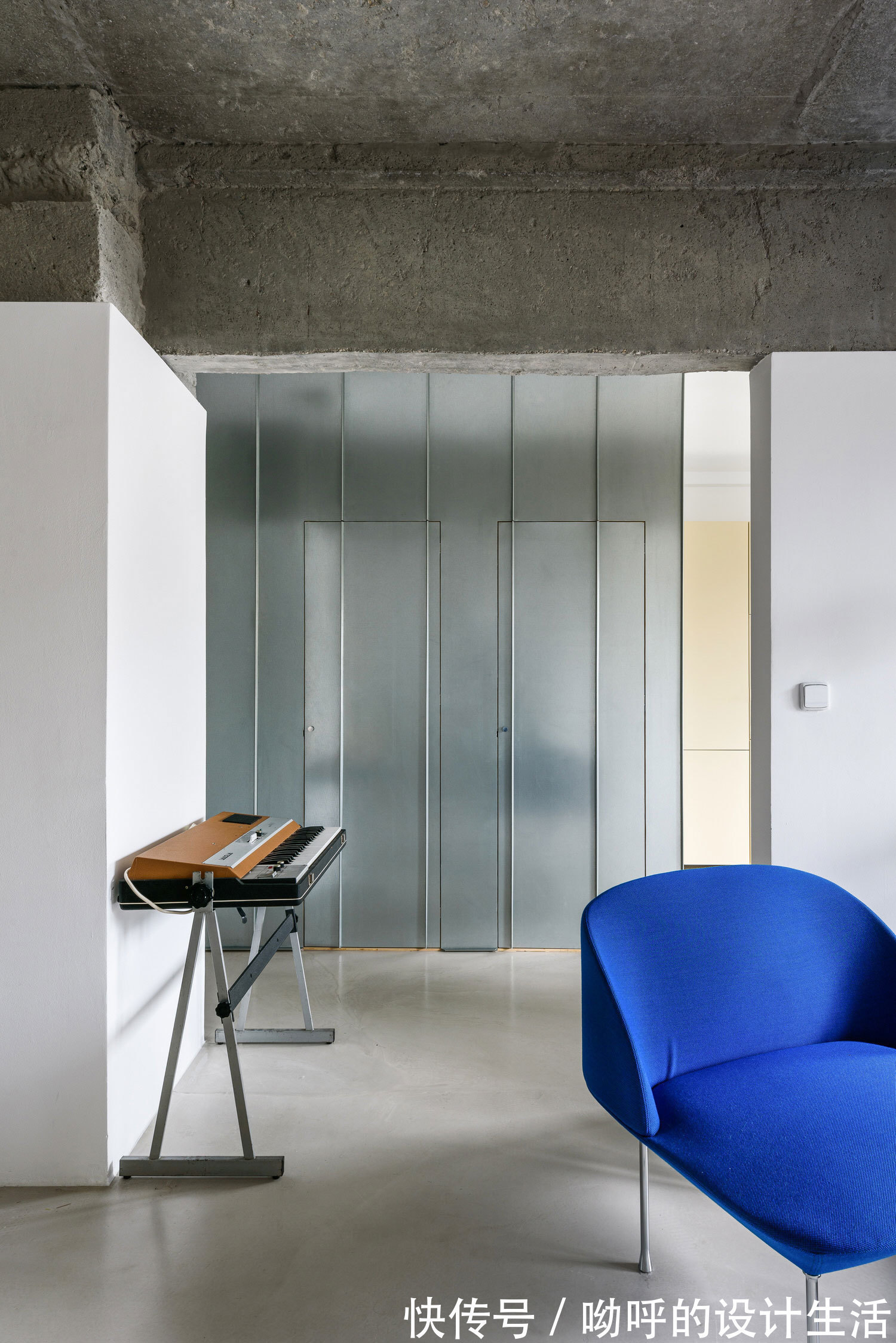 大胆的极简主义:Alan Prekop两室公寓