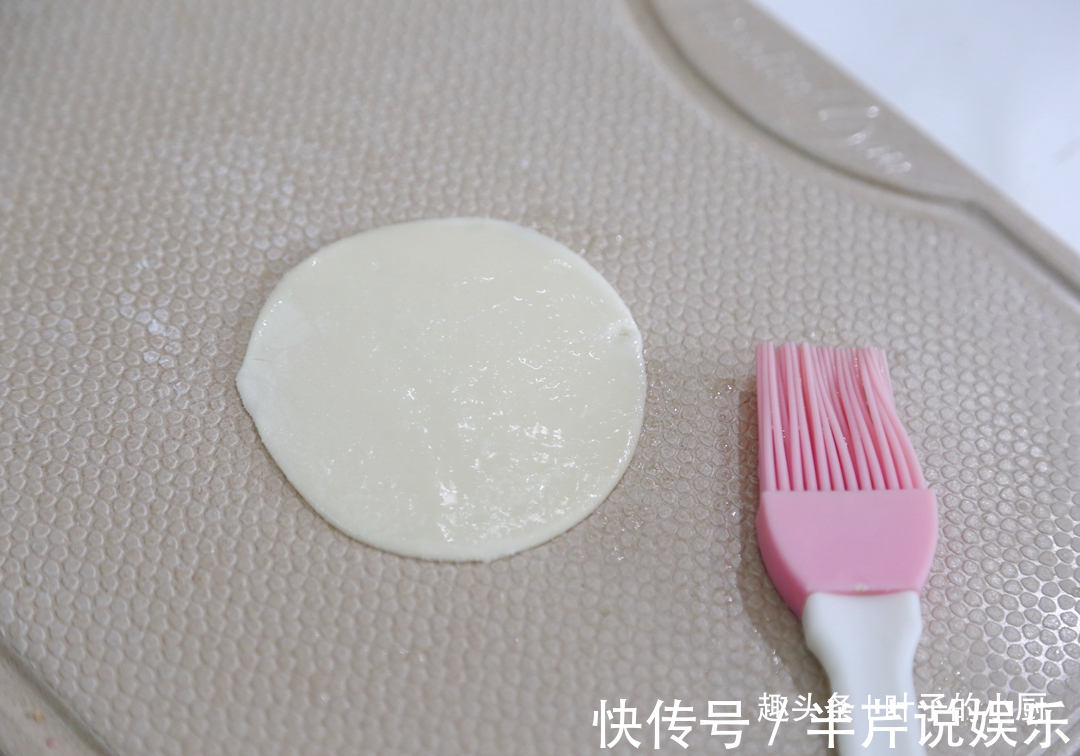 葱花饼吃了几十年，第一次发现如此妙招，太棒了！又快又好层层酥