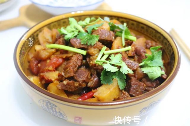 西红柿|牛肉怎么做好吃?加这两种食材一起炖,做法没难度,一准好吃