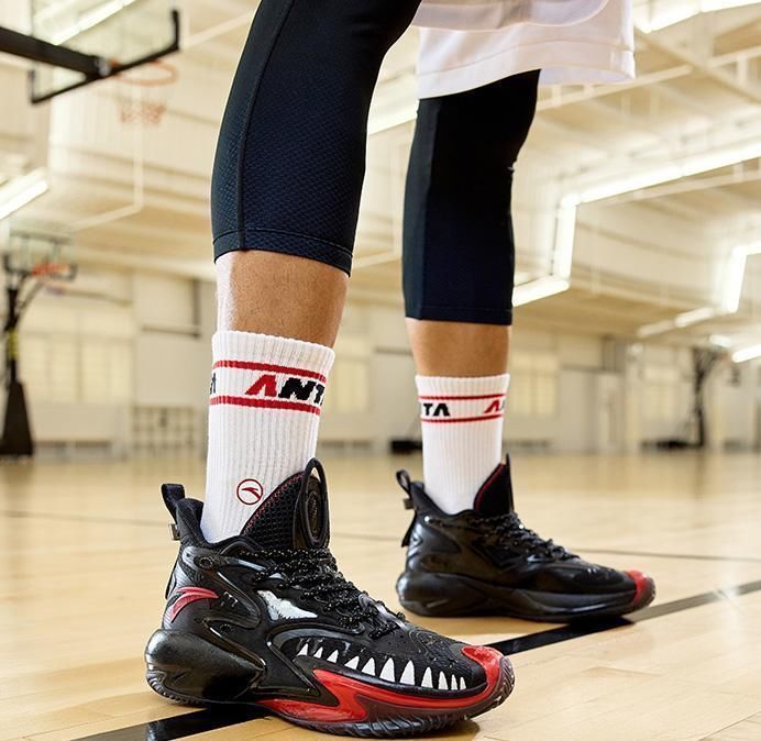 安踏 人气「漫威联名鞋」又来了!这次是又爱又恨的反派!