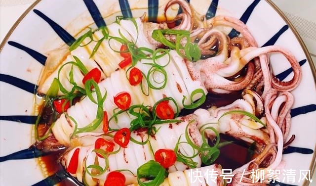 推荐三道没有任何难度的家常菜海米油菜,清蒸鱿鱼,油爆大虾!