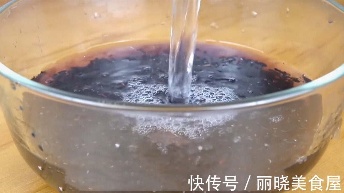 红豆|秋日进补吃红豆,92岁奶奶吃了40年,不打豆浆不熬粥,越吃越精神