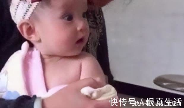 宝宝|1岁宝宝接种疫苗火了,医生不忍心下手,网友:欠你一个影帝