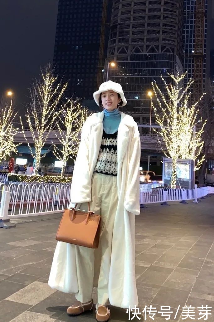 大衣里面穿什么？这4款绝美内搭，让你时髦一整个冬天