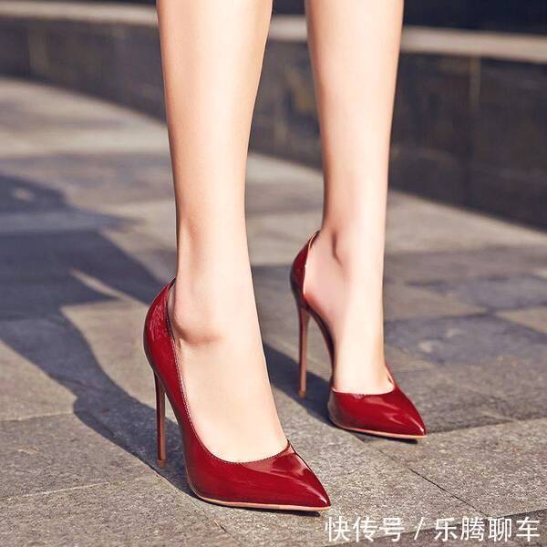 高跟|女人穿高跟鞋嫌累纤细高跟让您性感迷人