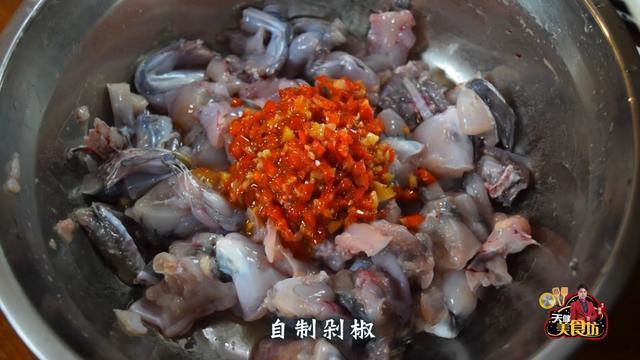剁椒蒸牛蛙最好吃的做法，简单美味又下饭，看看你喜欢吃不