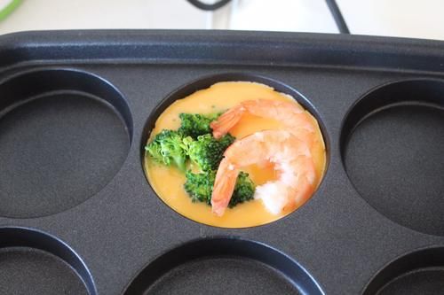 早餐|10分钟做好早餐，不用面粉，做虾肉鸡蛋蔬菜堡，营养美味又好吃