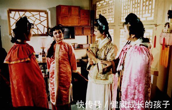 梅翰林!红楼梦:薛宝琴出场很难堪,贾母捧她是为了遮丑!结局难逃薄命司