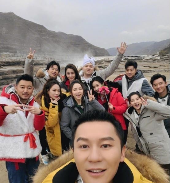 艾福杰尼|《奔跑吧9》阵容强大宋祖儿变村姑!baby小红帽造型惊艳