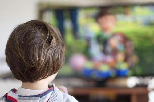 注意力|脑神经专家:3岁前看电视和不看电视的孩子,差距在7岁开始出现