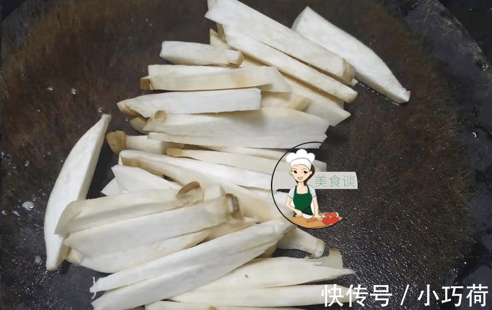 女人|女人都爱的下饭菜，配它一起炒，不仅更鲜香，润肠道，多吃还美容