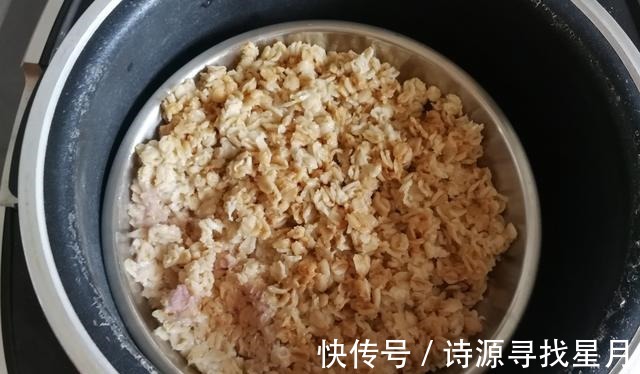 今天的午饭营养很丰富，可是，网友这么普通也敢晒出来！