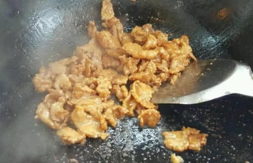 猪瘦肉怎么炒才不柴？不要直接下锅炒，做好4步，吃着又嫩又香