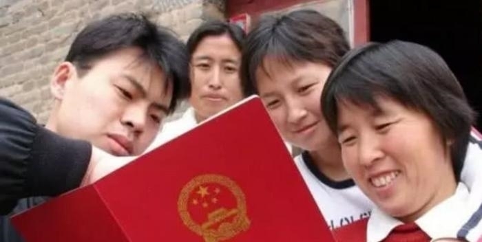 父母|父母已过世,房产证是父母的名字,子女该如何继承?过来人告诉你