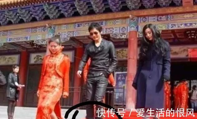 底鞋|當丁真姚安娜和黃曉明同框時，身高差太顯眼，怪不得曉明穿厚底鞋