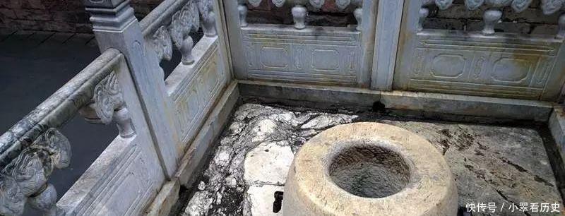 慈禧|“珍妃井”太窄井口仅10寸，慈禧是怎样把珍妃塞入井中淹死的！