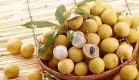 日常生活中|坐月子期间吃水果有“讲究”,尽量多吃4样水果,有利于产后恢复