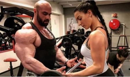 健身|挪威小伙常年吃生牛肉健身,10年后被兽化,体型夸张却抱得美人归