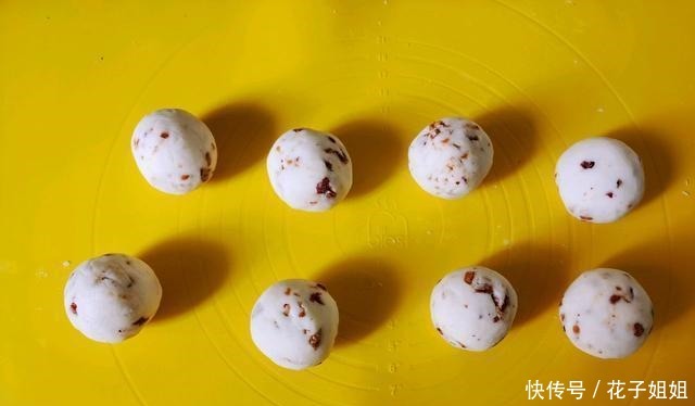  不需要烤箱0失败，山药糯米饼，香甜软糯，营养丰富，做完后抢食