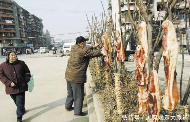 放盐|腌腊肉时,只放盐可不行,只有加上这2种,腊肉才会入味好吃