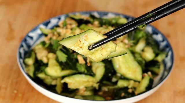黄瓜|酒店里拍黄瓜为什么那么香，原来大厨的诀窍在这里，脆爽又入味