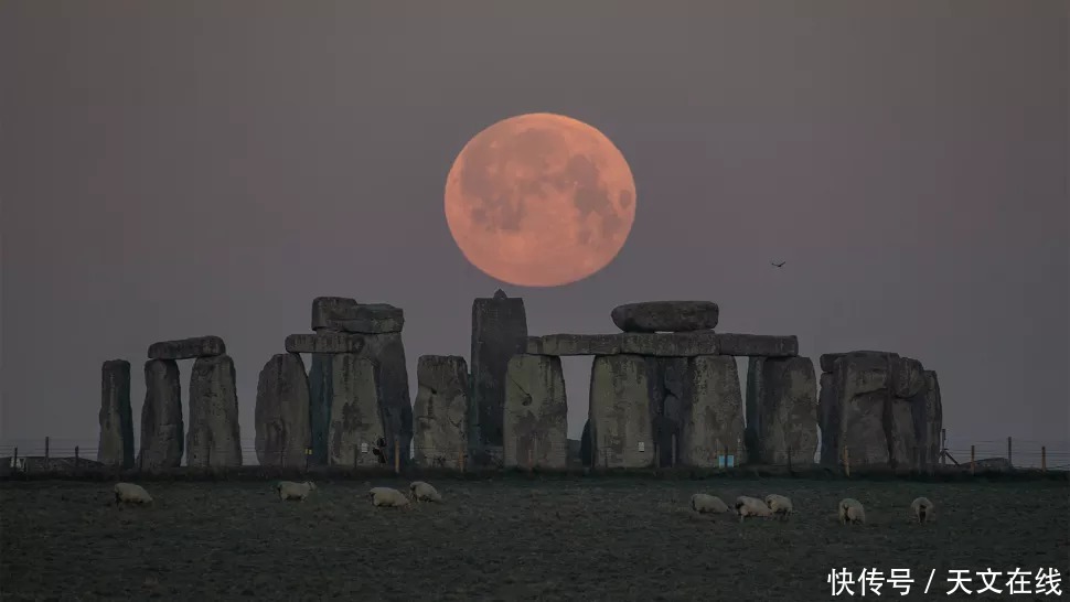 这些照片，定格了2021年“超级粉红月亮”的震撼，快来一睹风采吧