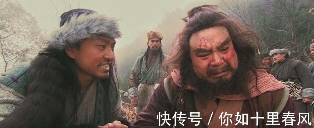 众人$李逵母亲被恶虎所吃,为什么宋江等人不仅不安慰,反而个个大笑?