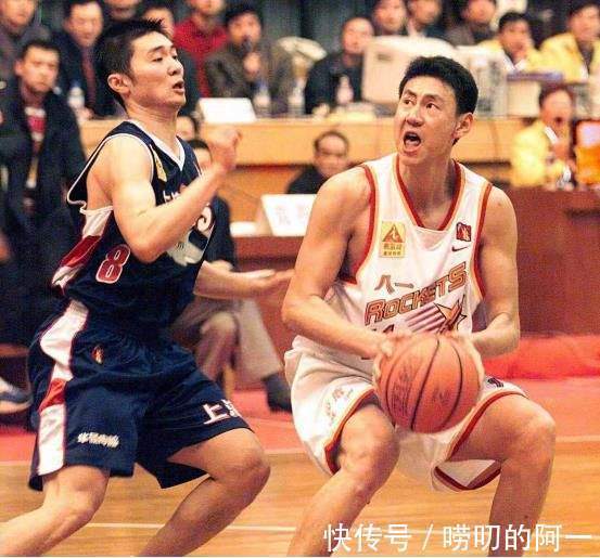 中国篮球两位名宿，李楠和朱芳雨，谁的生涯成就更高？|长文 | 李楠