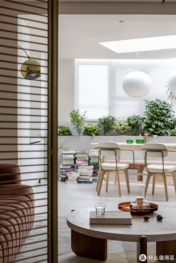 餐厅|这对大学老师,把餐厅放在阳台就圈了好多粉,再开个天窗,美极了