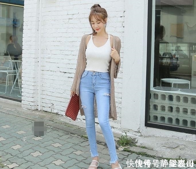 温婉清丽牛仔裤美女，轻松穿出女神范