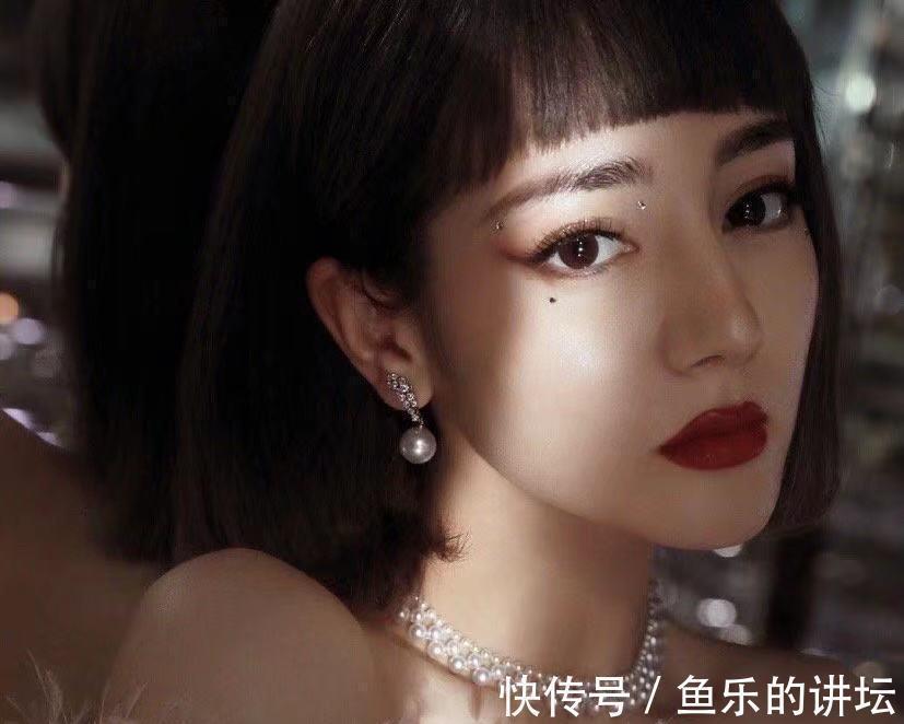 量感|五官有3个特点的普通女生,很适合留空气刘海,显嫩还时髦