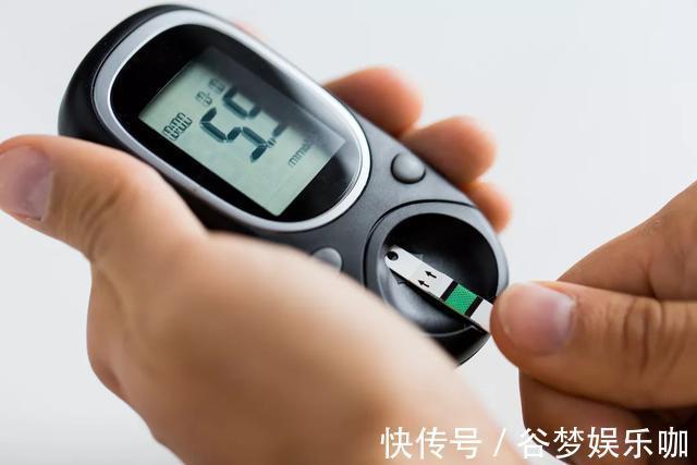 糖尿病|常吃核桃可降血糖，提示，不想血糖飙高，3种素食尽量少吃