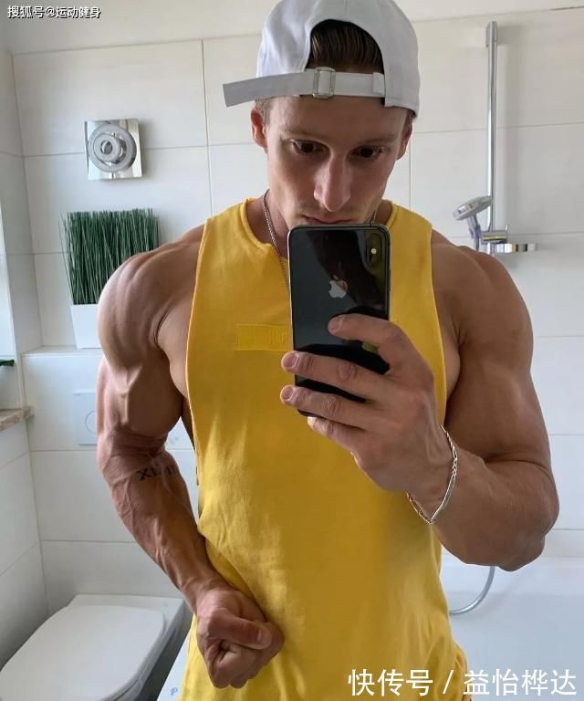 ins|臂围45cm,二头肌似小山包的猛汉奶爸,还自带肌肉抽筋绝活