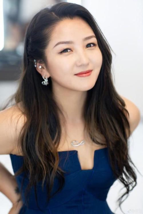 4个孩子两个爹,哭诉养不起的何洁,前夫才是真悲哀