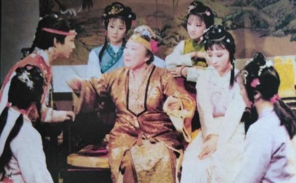 黛玉进入|红楼梦里有一奇女子,她从未露过面,却是“谋杀”黛玉的真凶